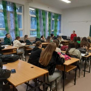 ПРЕДАВАЊЕ ЗА ЗДРАВАТА ИСХРАНА ВО ОСМУ „Д-Р ЈОВАН КАЛАУЗИ“ – БИТОЛА